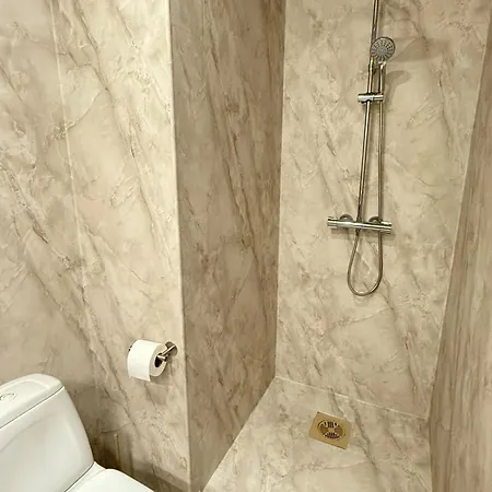 Apartment Modern 1br Near Port & Center